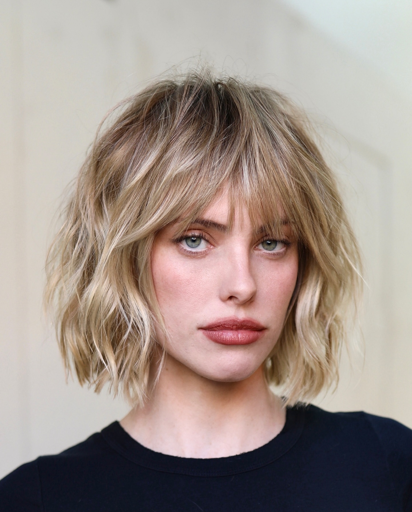 8. Choppy Textured Lob with Rooted Blonde Highlights - Medium-Length Hairstyle Ideas for Women