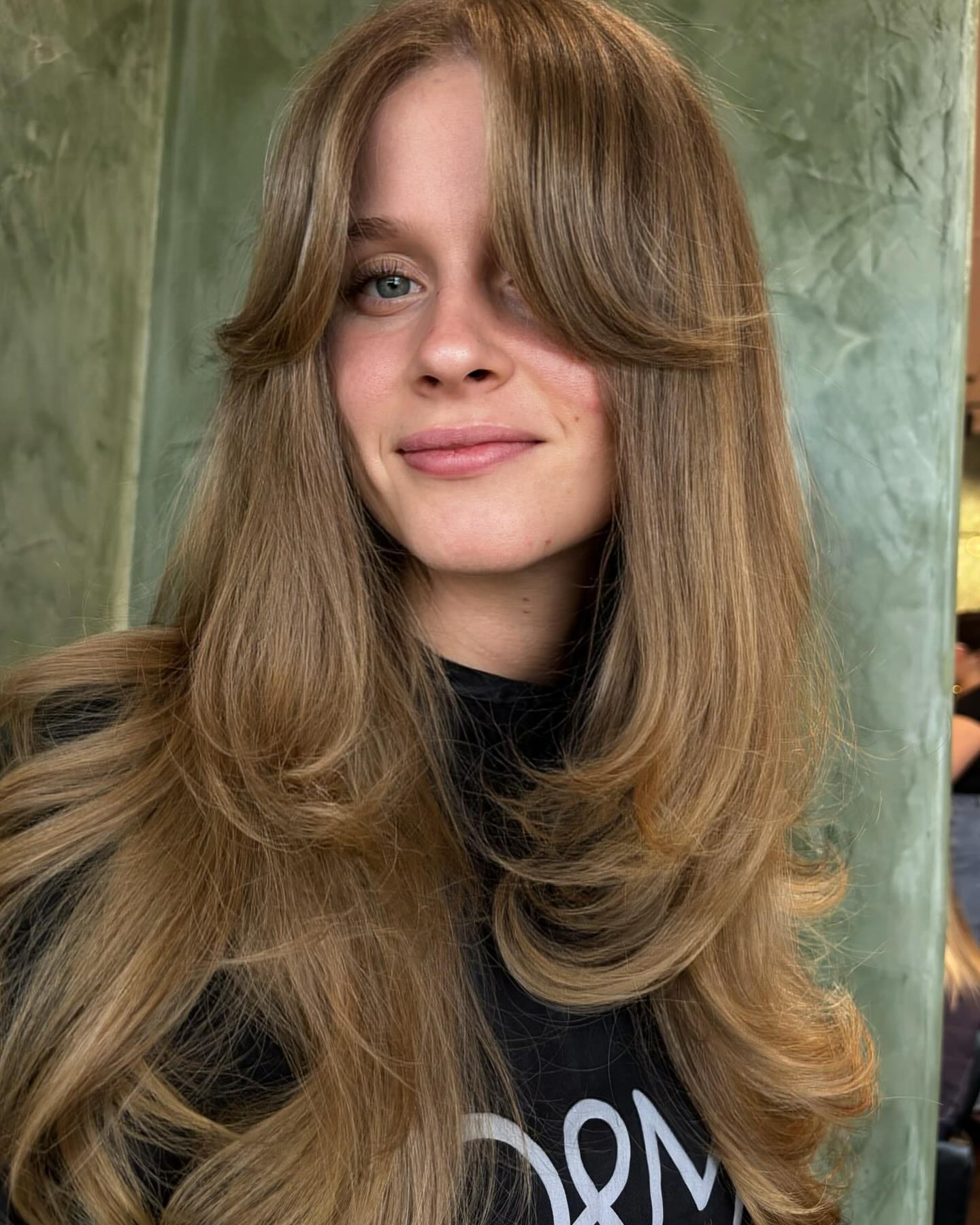 23. Golden Beige Flow with Feathered Layers - Long Hairstyle Ideas for Women