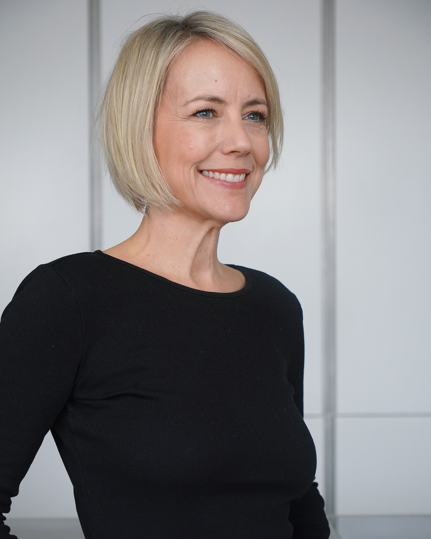 4. Classic Blonde Bob - Hairstyles/Haircuts for Older Women